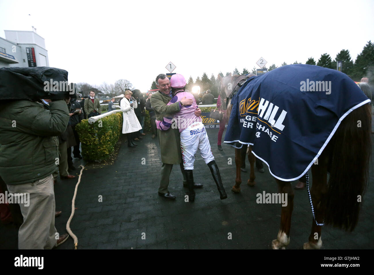 Jockey Noel Fehily dans l'enceinte des gagnants après la victoire Silviniaco Conti dans le William Hill King George VI Chase Banque D'Images