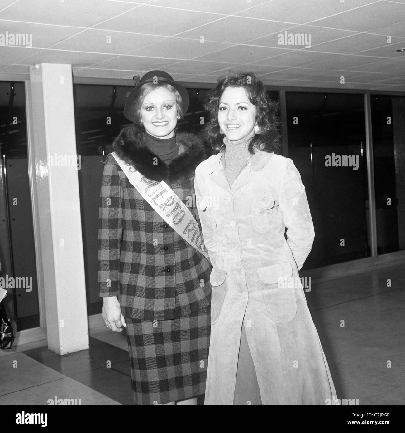 Miss Monde 1974 - L'aéroport de Heathrow, Londres Banque D'Images