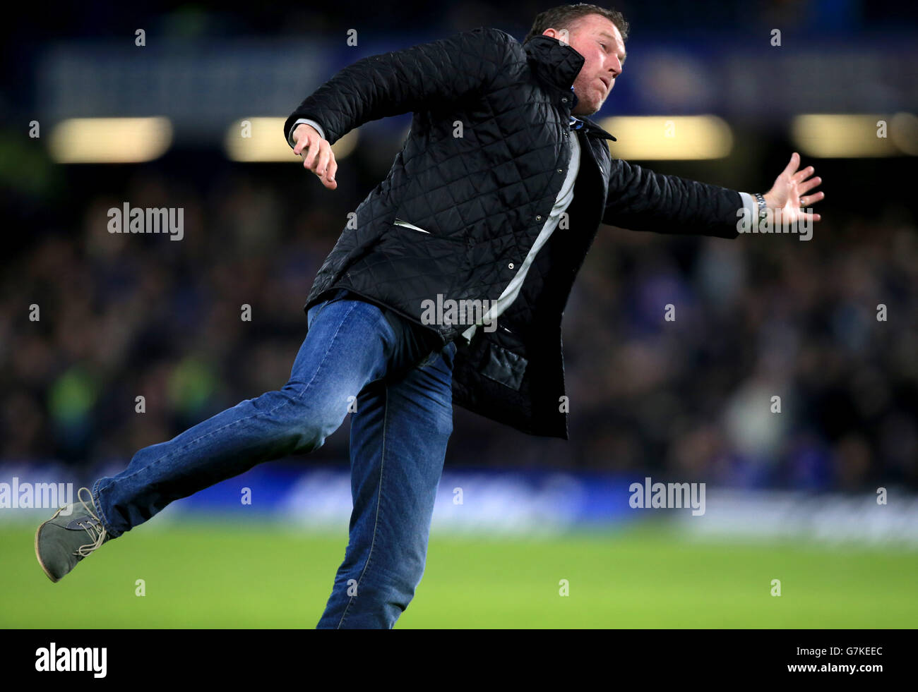 Dave Beasant, ancien gardien de but de Chelsea, sur le terrain à mi-temps pendant la demi-finale de la coupe Capital One, deuxième match de jambe au pont Stamford, Londres. APPUYEZ SUR ASSOCIATION photo. Date de la photo: Mardi 27 janvier 2015. Voir l'histoire de PA: FOOTBALL Chelsea. Le crédit photo devrait se lire comme suit : Nick Potts/PA Wire. RESTRICTIONS : 45 images maximum pendant une comparaison. Pas d'émulation vidéo ni de promotion en direct. Aucune utilisation dans les jeux, les compétitions, les marchandises, les Paris ou les services de club/joueur unique. Ne pas utiliser avec les fichiers audio, vidéo, données, présentoirs ou club/ligue non officiels Banque D'Images