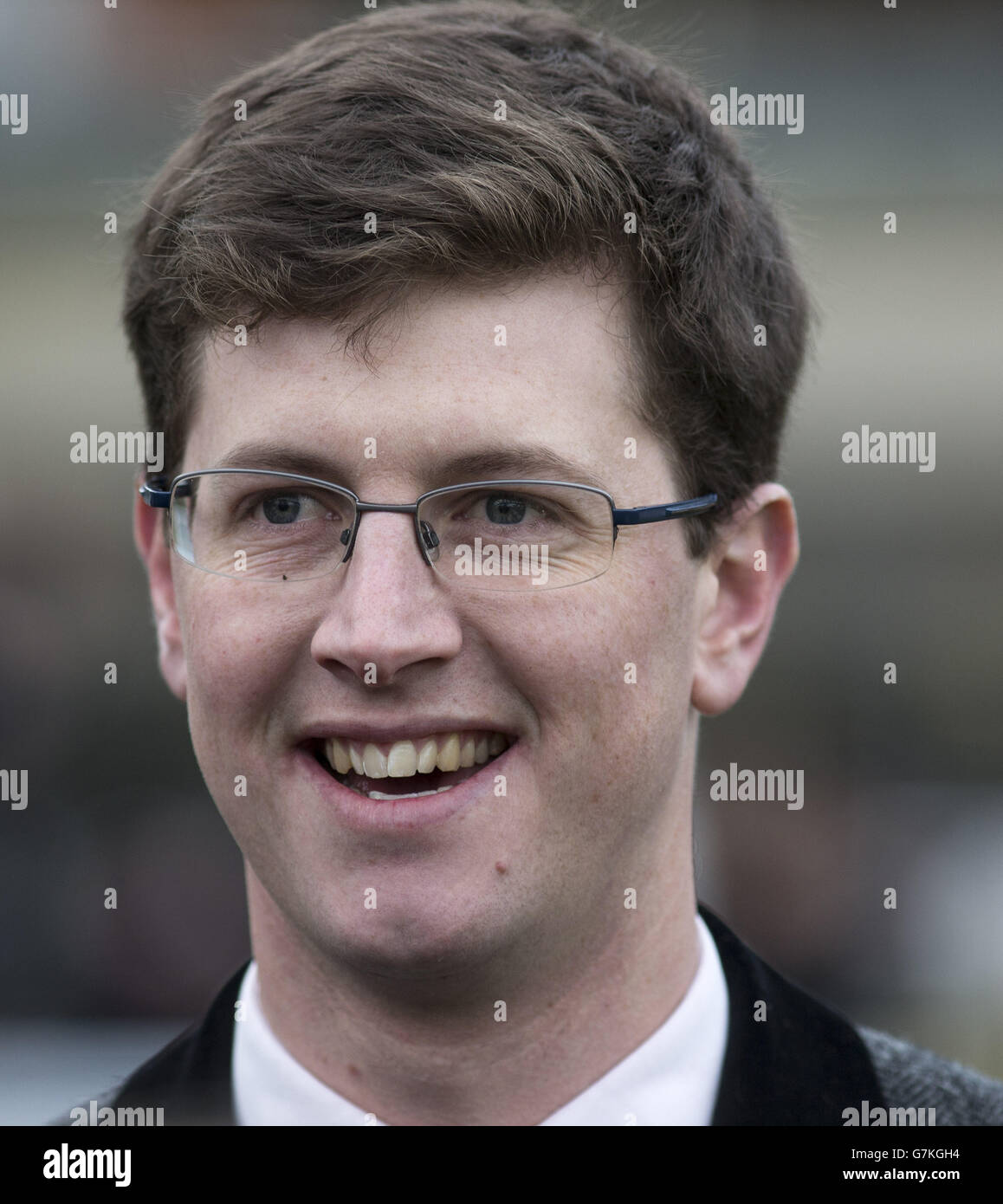 L'entraîneur Harry Fry avant la course d'obstacles de Betfred Mobile Heroes handicap pendant la journée des maîtres de Betfred à l'hippodrome de Sandown Park, Surrey. Banque D'Images