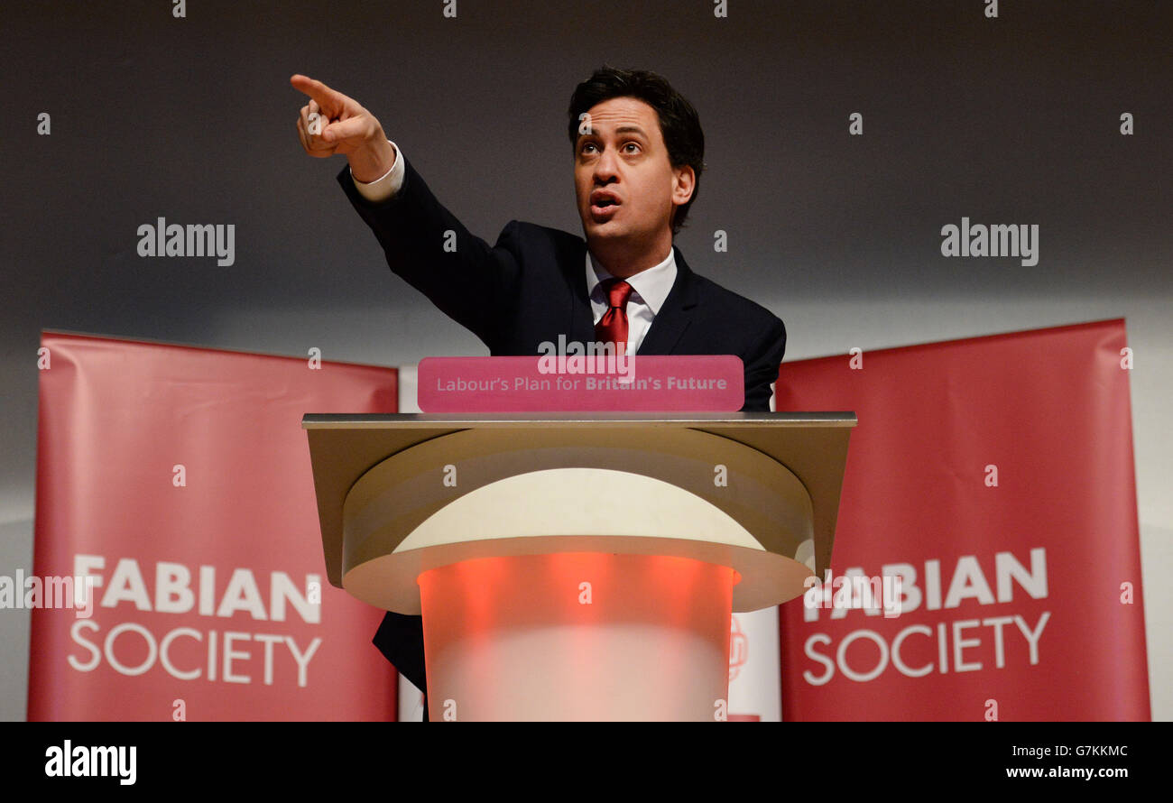 Ed Miliband, chef de file syndical, prononce le discours d’ouverture devant la Fabian Society lors de sa conférence d’une journée tenue à l’Institute of Education, à Londres. Banque D'Images