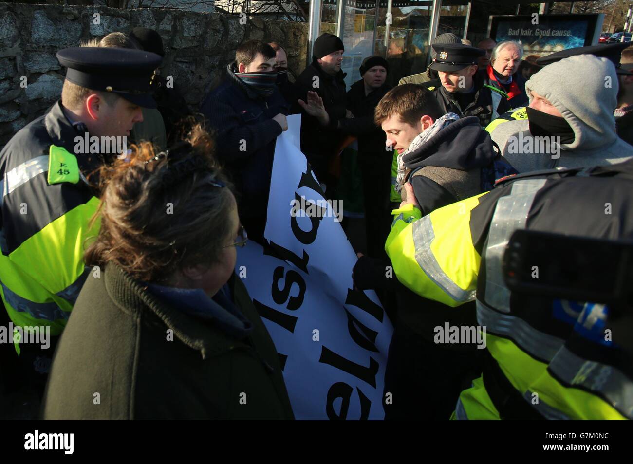 Manifestation devant mosquée - Dublin Banque D'Images