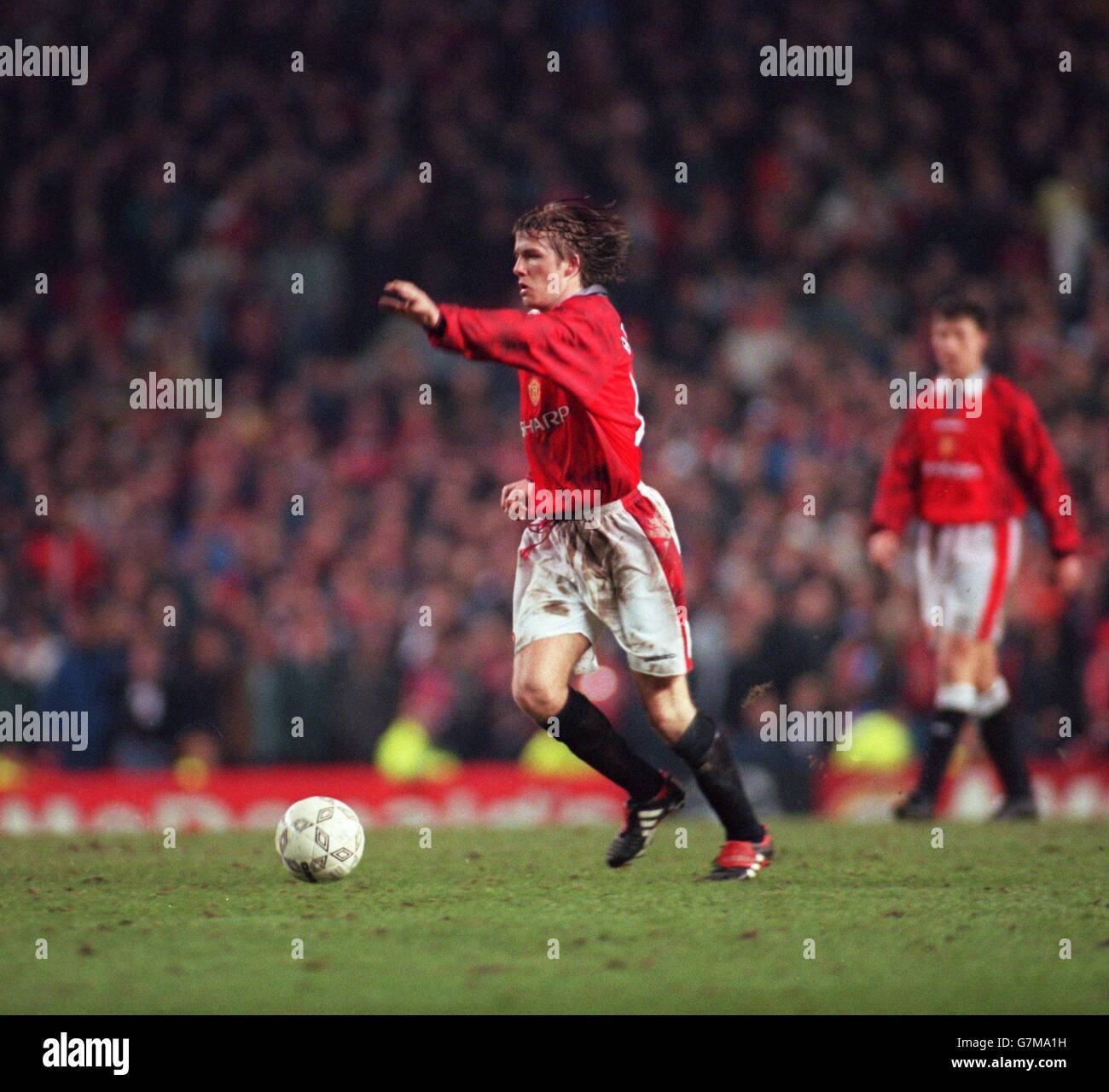 Photo Vintage Du Match Manchester United Avec Beckham – Tirage Presse Original 21/4/1999 (22x15 Cm)