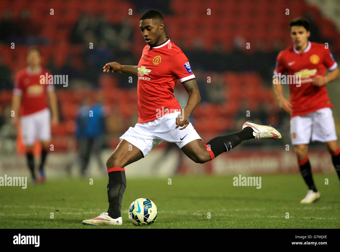 Football - Barclays U21 Premier League - Manchester United U21 / Fulham U21 - Leigh Sports Village.Tyler Blackett de Manchester United Banque D'Images