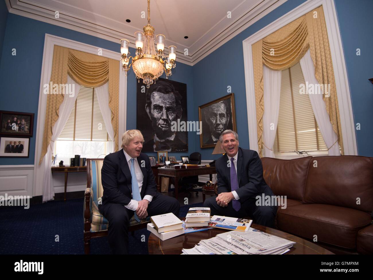 Le maire de Londres Boris Johnson rencontre le leader majoritaire de la Chambre des représentants des États-Unis, Kevin McCarthy, à Washington DC, alors que le cinquième jour d'une visite commerciale de sept jours aux États-Unis à Boston, New York et Washington DC. Banque D'Images