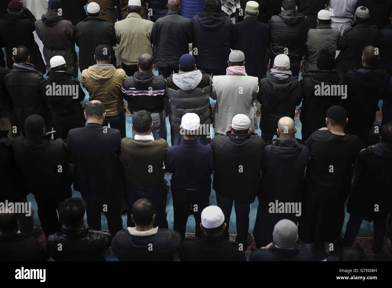 Adorateurs à la prière de Jummah à la mosquée est de Londres. Banque D'Images