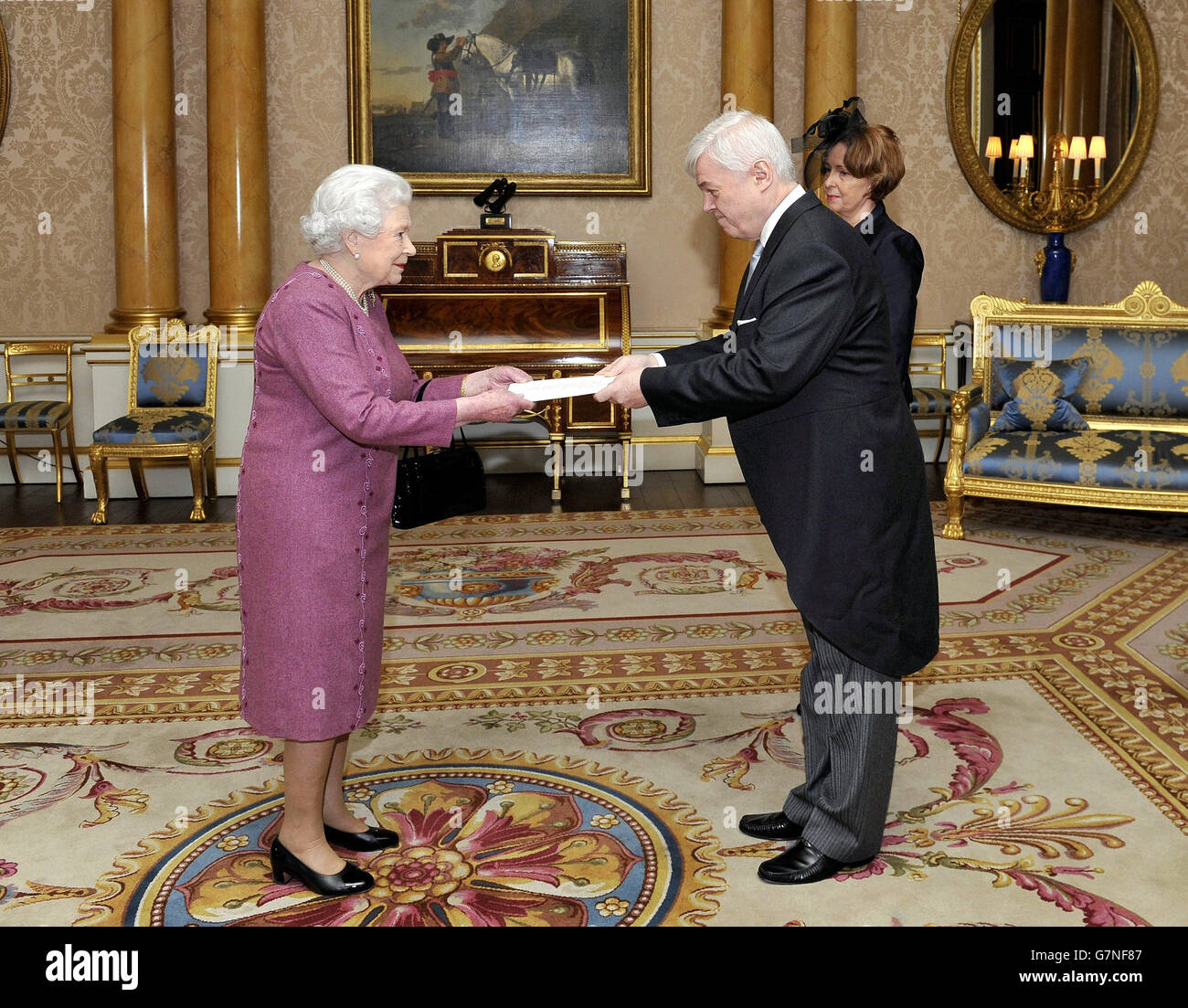 Pouvoirs présentés au palais de Buckingham Banque D'Images