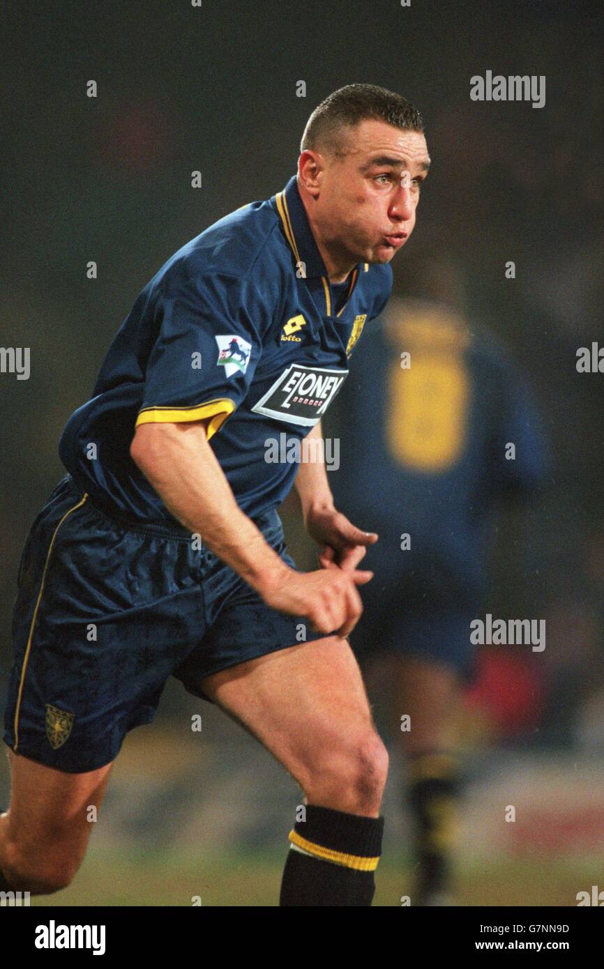 Football - Coca-Cola Cup - demi-finale - second Leg - Wimbledon / Leicester City. Vinnie Jones, Wimbledon Banque D'Images