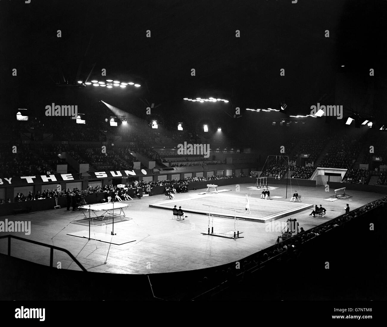 Gymnastique - International Gym and trampoline Match - Grande-Bretagne / Etats-Unis - Empire Pool, Wembley, Londres.Vue de l'Empire Pool, Wembley, où la Grande-Bretagne s'opposait aux États-Unis dans un concours de gymnastique et de trampoline. Banque D'Images