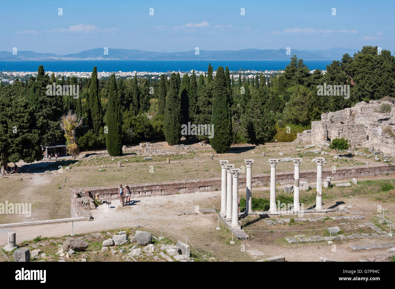 Vue depuis la terrasse supérieure de l'Asklepieion, Platani, Kos (Cos), du Dodécanèse, Grèce, région sud de la Mer Egée Banque D'Images