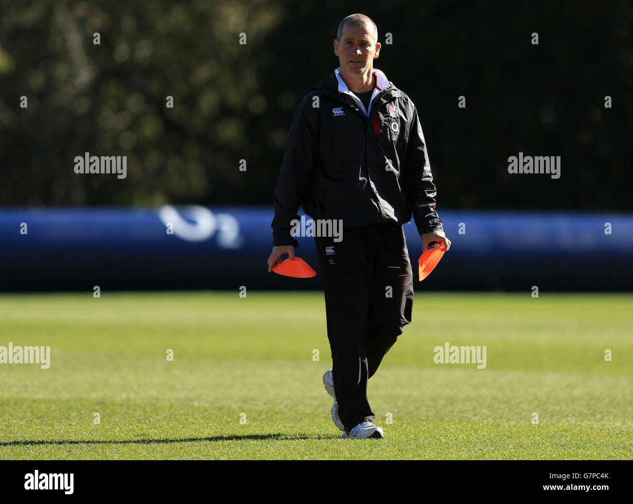 Rugby Union - 2015 RBS six Nations - Irlande / Angleterre - Angleterre session d'entraînement - Pennyhill Park Hotel.Stuart Lancaster, entraîneur-chef de l'Angleterre, lors d'une séance d'entraînement à l'hôtel Pennyhill Park, à Bagshot, dans le Surrey. Banque D'Images