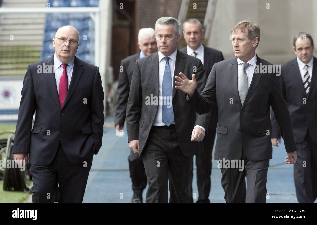 John Gilligan, Paul Murray et Dave King après l'EGM des Rangers à Ibrox, Glasgow. Banque D'Images
