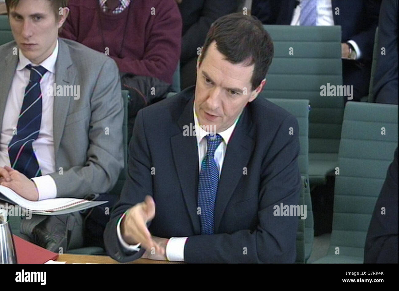 Le chancelier de l'Échiquier George Osborne répond aux questions posées devant le Comité spécial du Trésor de la Chambre des communes, à Londres, au sujet du budget de 2015. Banque D'Images