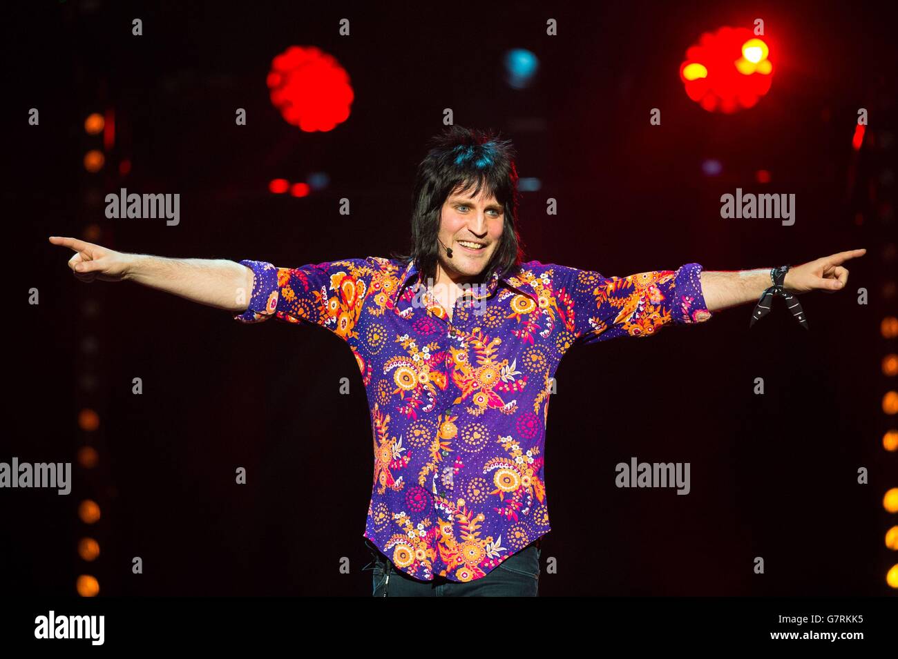 Noel Fielding se produit au Royal Albert Hall, à Londres, en aide à la Teenage cancer Trust. Banque D'Images