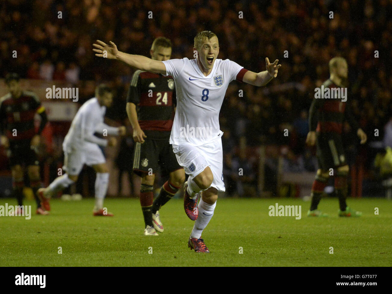 James Ward-Prowse, en Angleterre, célèbre le troisième but de son équipe lors de l'International des moins de 21 ans au stade Riverside, à Middlesbrough. Banque D'Images