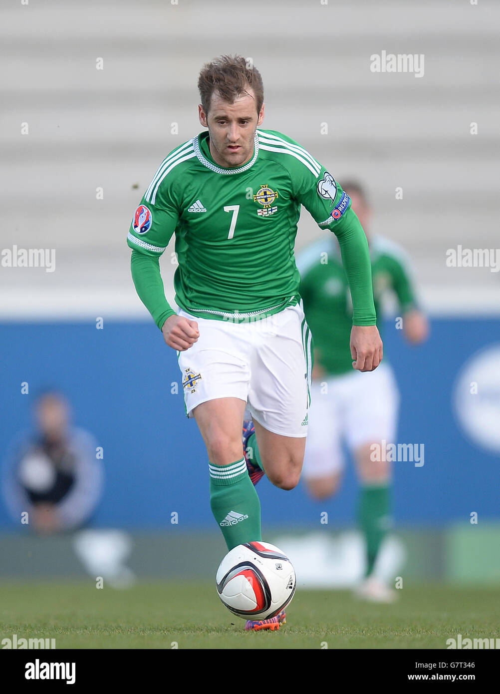 Niall McGinn, d'Irlande du Nord, en action contre la Finlande, lors de l'UEFA Euro 2016 qualifier à Windsor Park, Belfast. APPUYEZ SUR ASSOCIATION photo. Date de la photo: Dimanche 29 mars 2015. Voir PA Story SOCCER N Irlande. Le crédit photo devrait se lire: Martin Rickett/PA Wire Banque D'Images