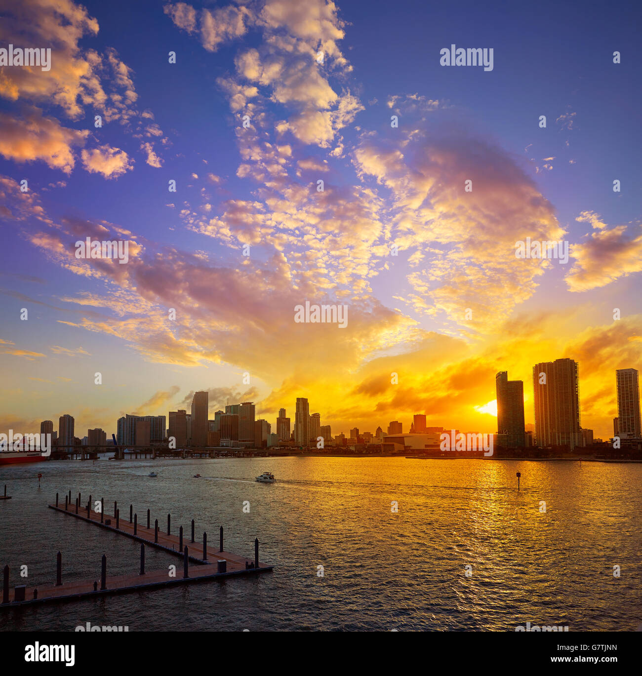 Coucher du soleil sur le centre-ville de Miami en Floride USA Banque D'Images