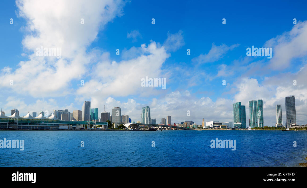 Le centre-ville de Miami en Floride USA journée ensoleillée Banque D'Images