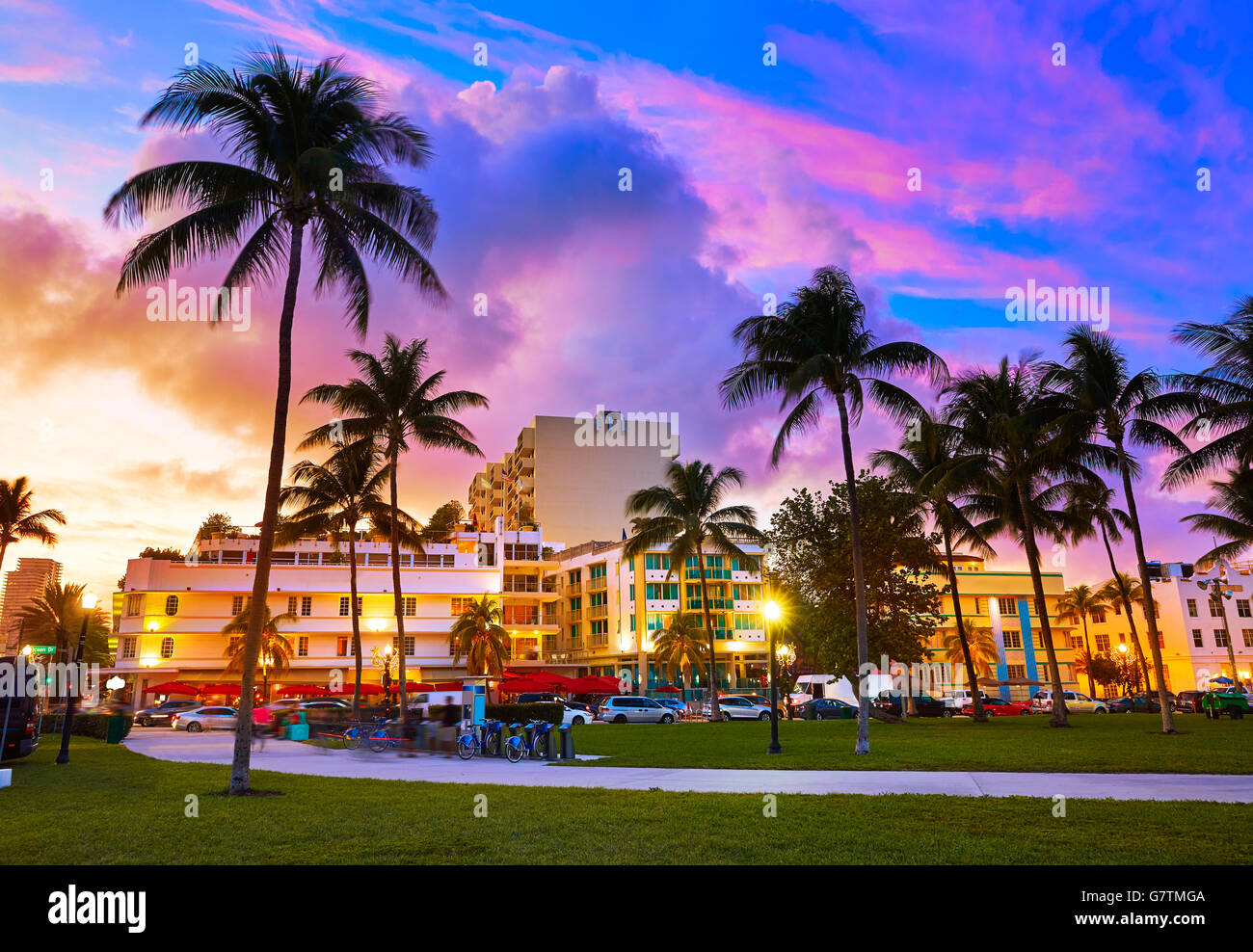 Coucher De Soleil South Beach Miami Beach Ocean Drive en Floride l'Art Déco Banque D'Images