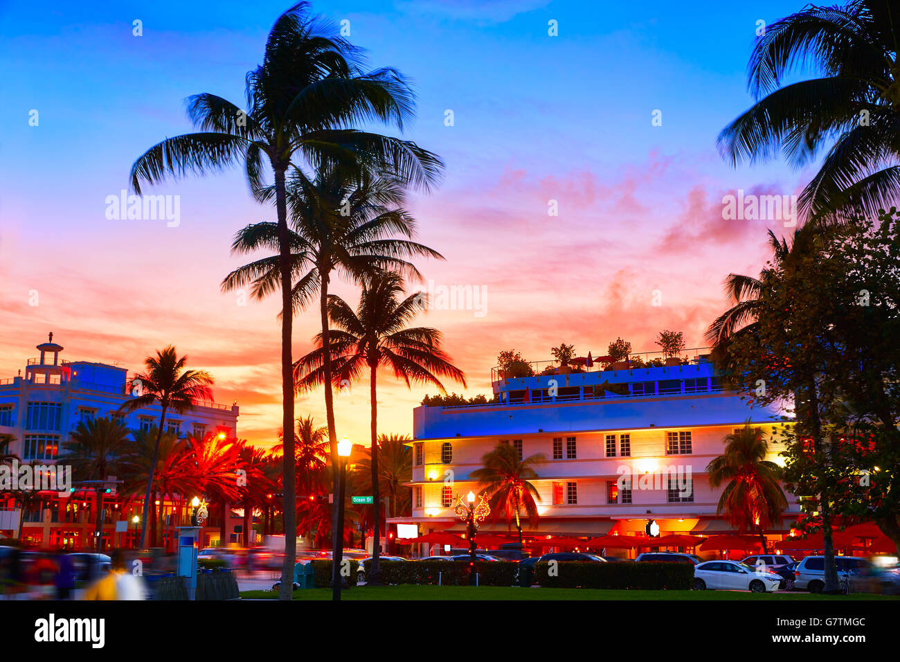 Coucher De Soleil South Beach Miami Beach Ocean Drive en Floride l'Art Déco Banque D'Images
