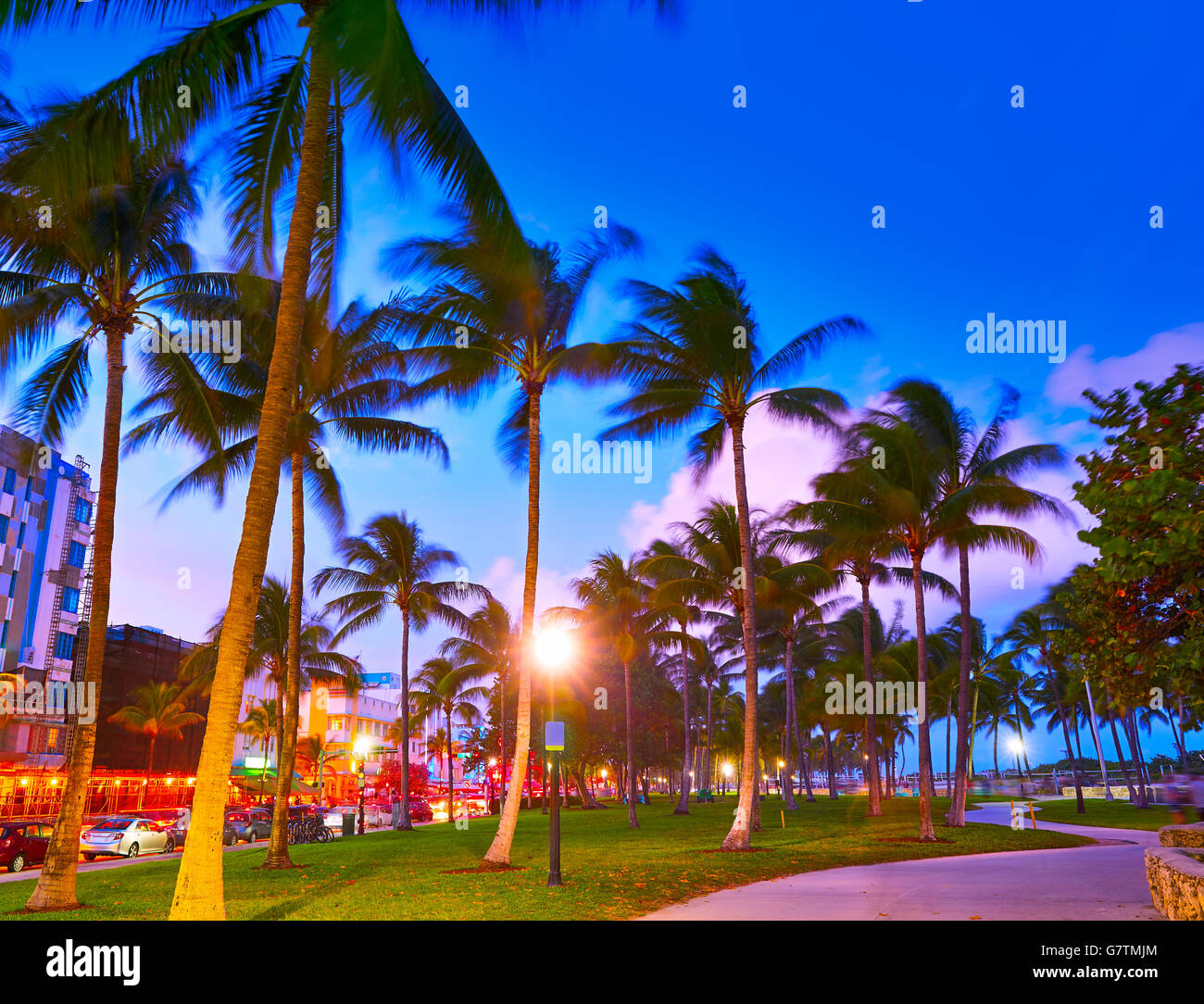 Coucher De Soleil South Beach Miami Beach Ocean Drive en Floride Banque D'Images
