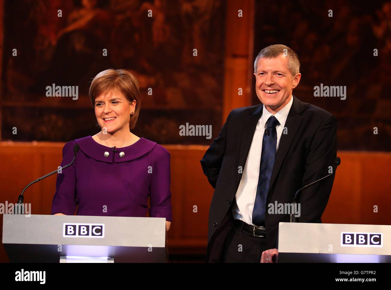 Nicola Sturgeon, première ministre et chef du SNP (à gauche), et Willie Rennie MSP, chef du Parti libéral-démocrate écossais, lors d'un débat télévisé sur les élections de la BBC en Écosse au Hall Elphinstone du King's College d'Aberdeen. Banque D'Images