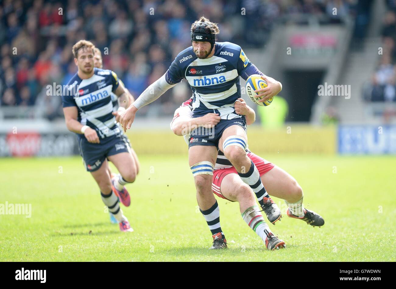 Rugby Union - Aviva Premiership - Vente Sharks / Harlequins - AJ Bell Stadium.Solde Josh Beaumont de Sharks est piraté par Harlequins Matt Shields, lors du match de Premiership d'Aviva au stade AJ Bell, sale. Banque D'Images