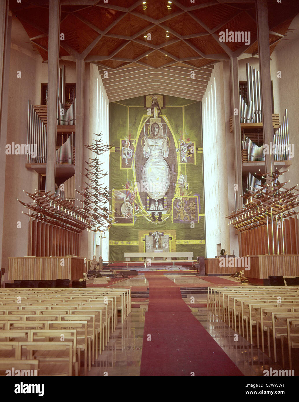 La tapisserie Christ in Glory, conçue par Graham Sutherland, dans la nouvelle cathédrale de Coventry. Banque D'Images