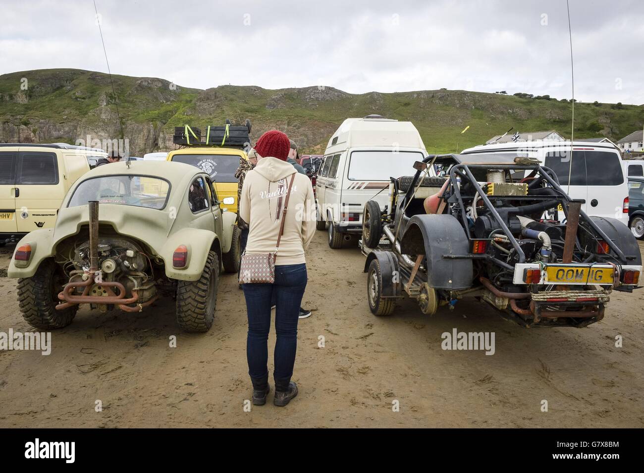 Voitures de plage Volkswagen sur Brean Beach dans Somerset. Banque D'Images