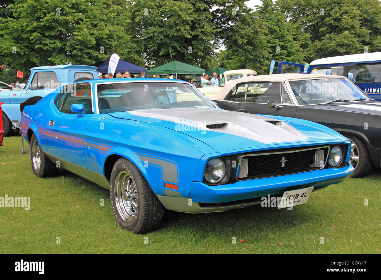 Ford Mustang Mach 1 coupé (1973), Hanworth Classic car Show, 26 juin 2016. Bushy Park, Hampton court, London Borough of Richmond, Angleterre, Grande-Bretagne, Royaume-Uni, Royaume-Uni, Europe. Présentoirs de véhicules vintage, classiques et américains, danses et stands des années 40 et 50. 8e réunion annuelle collectant des fonds pour l'hospice pour enfants Shooting Star Chase. Crédit : Ian Bottle / Alamy Live News Banque D'Images