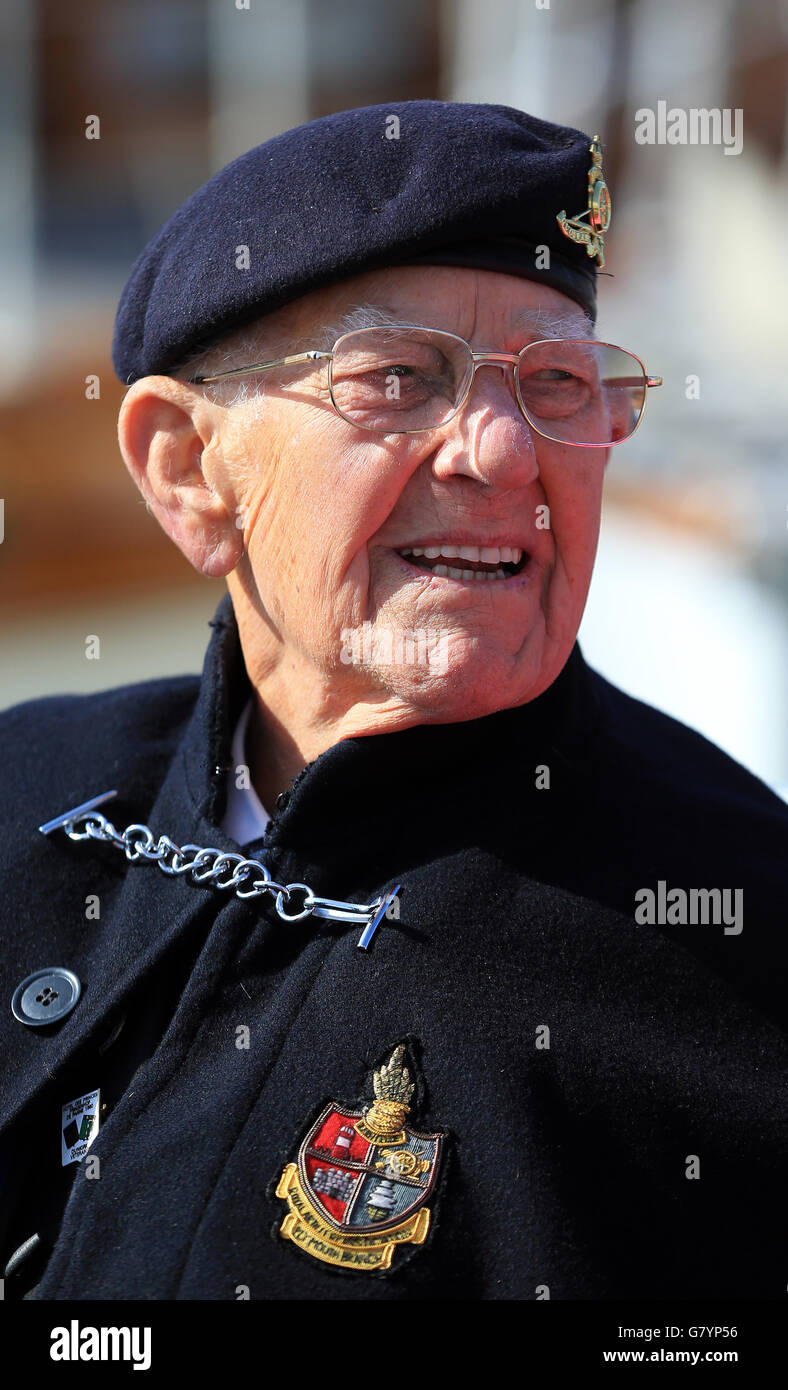 Garth Wright, vétéran de Dunkirk (95), à bord du petit navire la princesse Freda, les petits navires arrivent à Dunkirk, en France, pour le 75e anniversaire de l'opération Dynamo. Banque D'Images