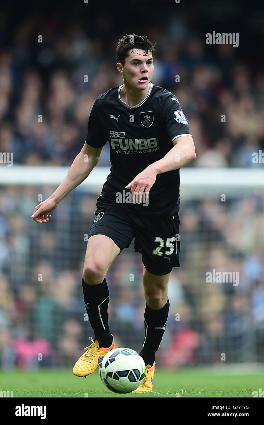 Soccer - Barclays Premier League - West Ham United v Burnley - Upton Park. Michael Keane de Burnley Banque D'Images