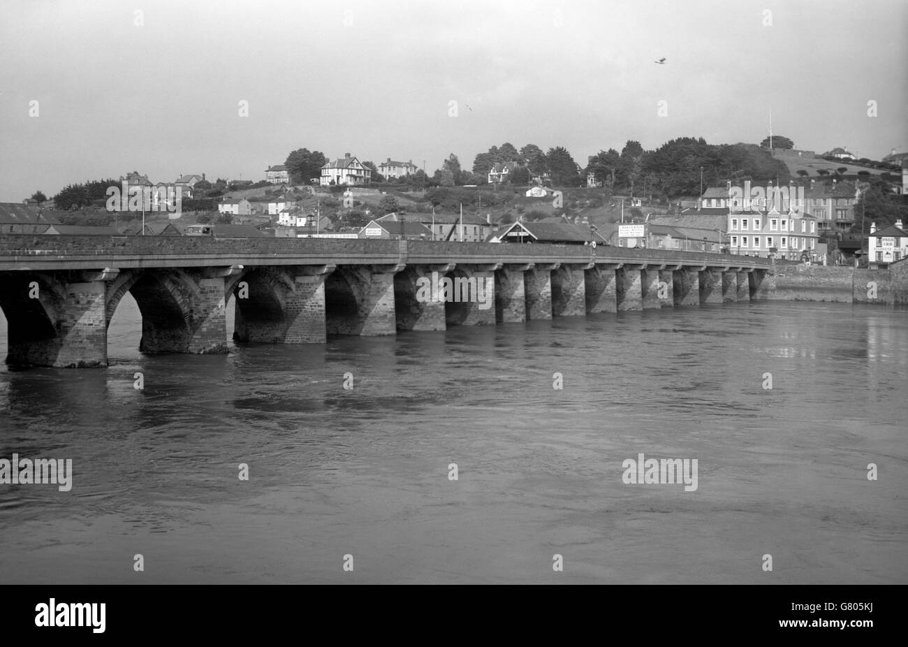 Bideford, Devon.Le pont reconstruit du XIVe siècle à Bideford à Devon. Banque D'Images