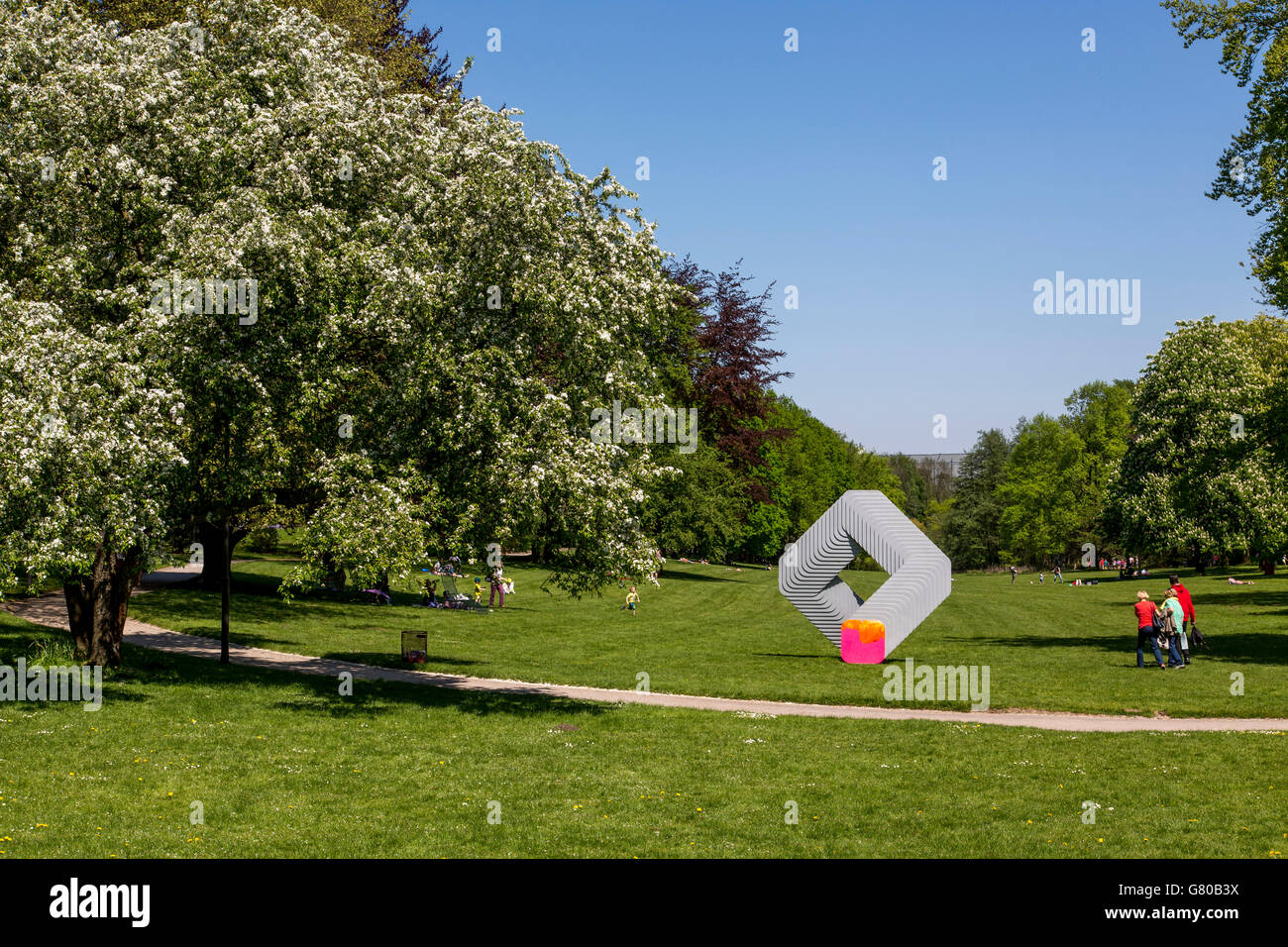 Le parc Grugapark Essen en Allemagne, un parc municipal dans le centre-ville, avec beaucoup de plantes, les jardins, les animaux et l'activité de loisirs Banque D'Images