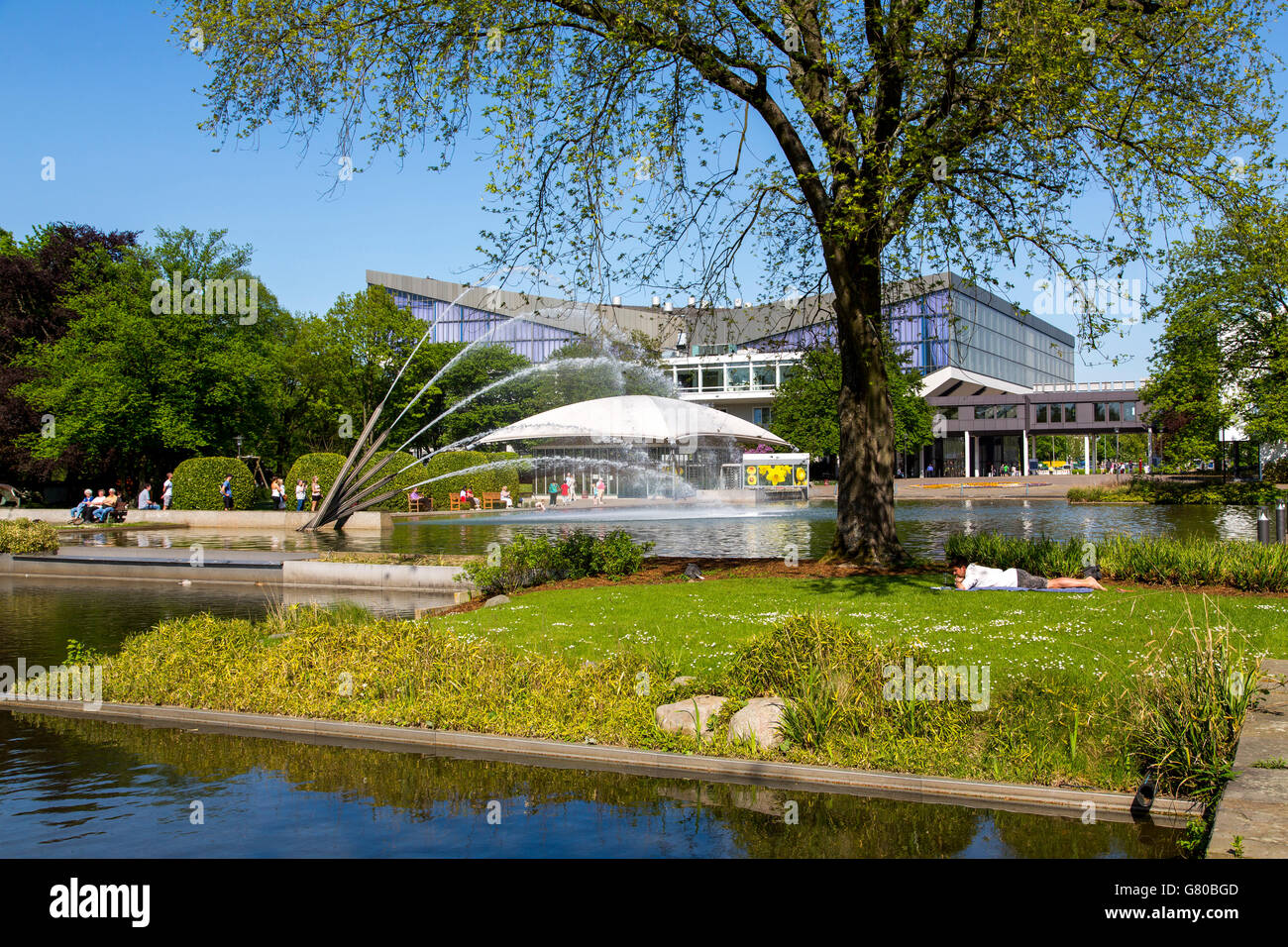 Le parc Grugapark Essen en Allemagne, un parc municipal dans le centre-ville, avec beaucoup de plantes, les jardins, les animaux et l'activité de loisirs Banque D'Images