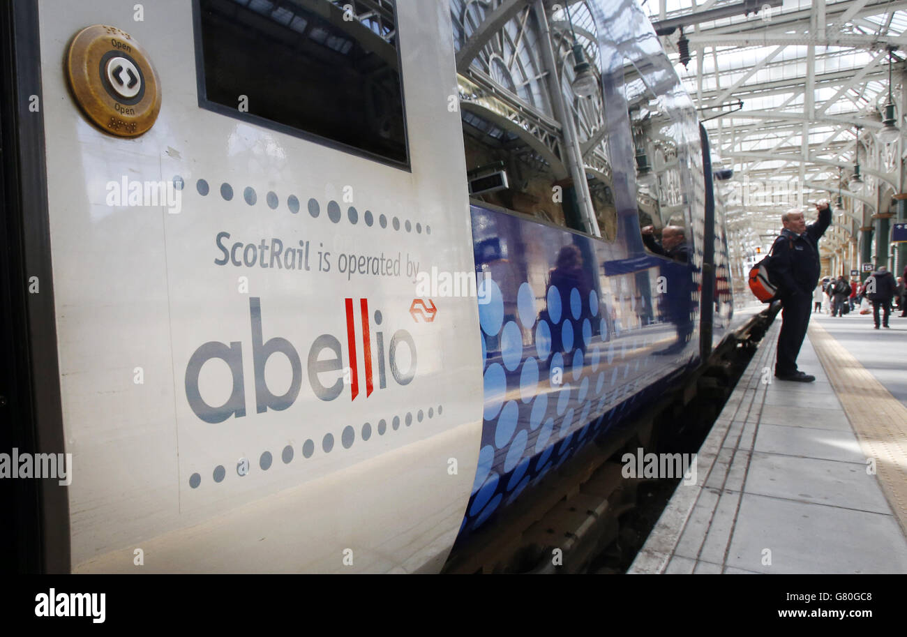 Un train ScotRail exploité par Abellio à la gare centrale de Glasgow en Écosse. Banque D'Images