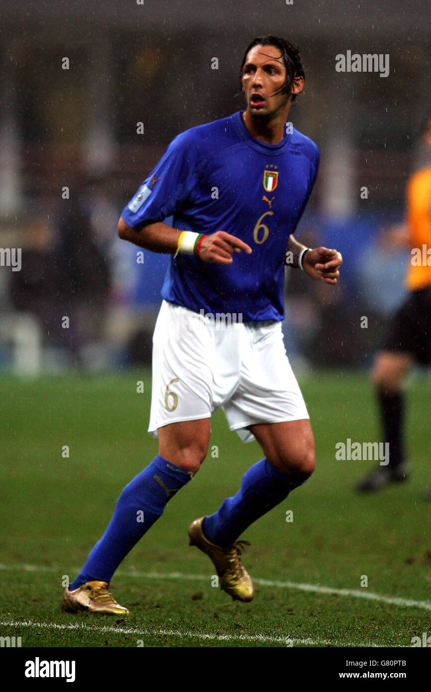 Football - coupe du monde de la FIFA 2006 qualificateur - Groupe 5 - Italie / Ecosse - Giuseppe Meazza. Marco Materazzi, Italie Banque D'Images