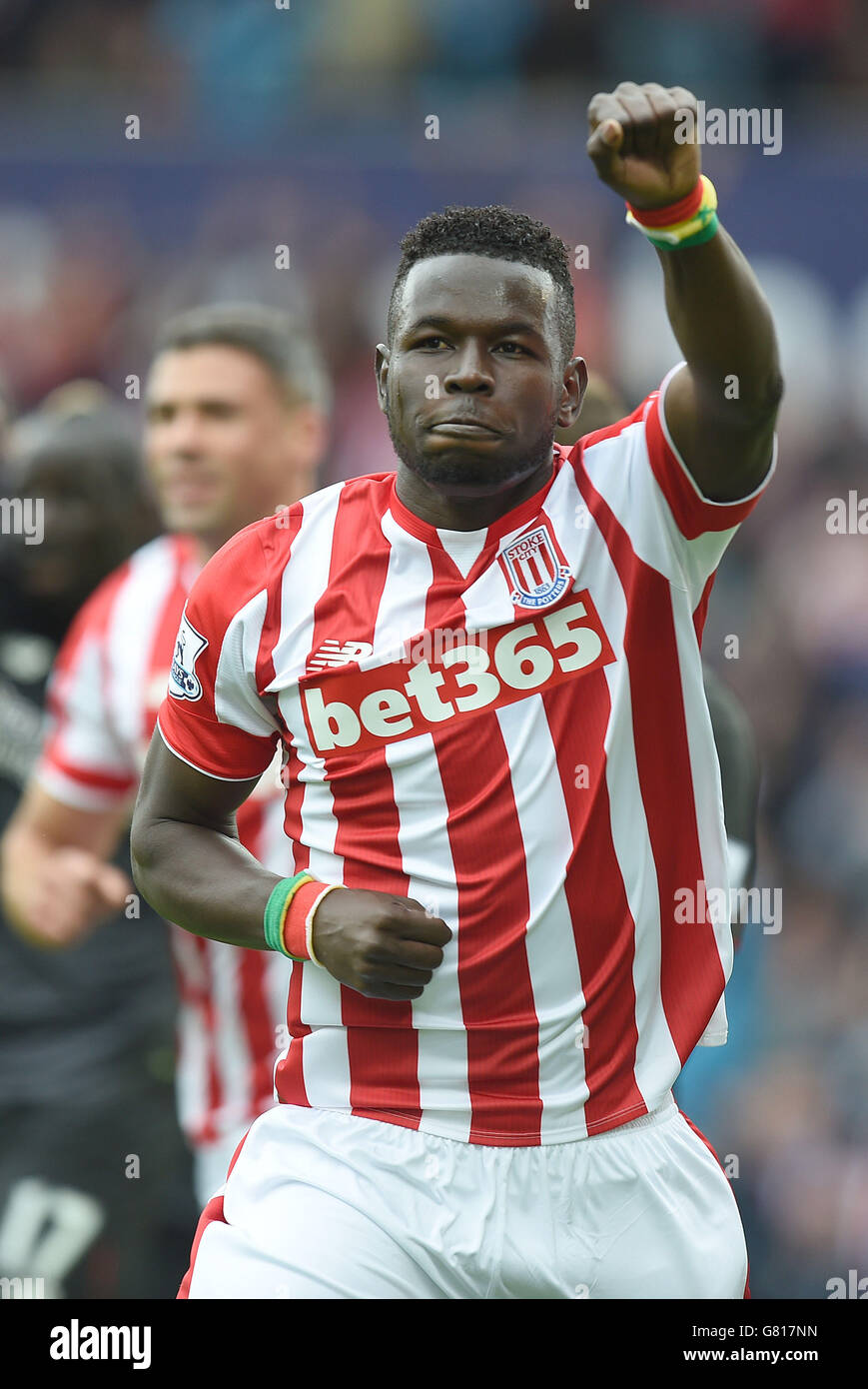 Mme Biram Diouf, de stoke City, célèbre le but d'ouverture de son équipe lors du match de la Barclays Premier League au Britannia Stadium, Stoke. Banque D'Images