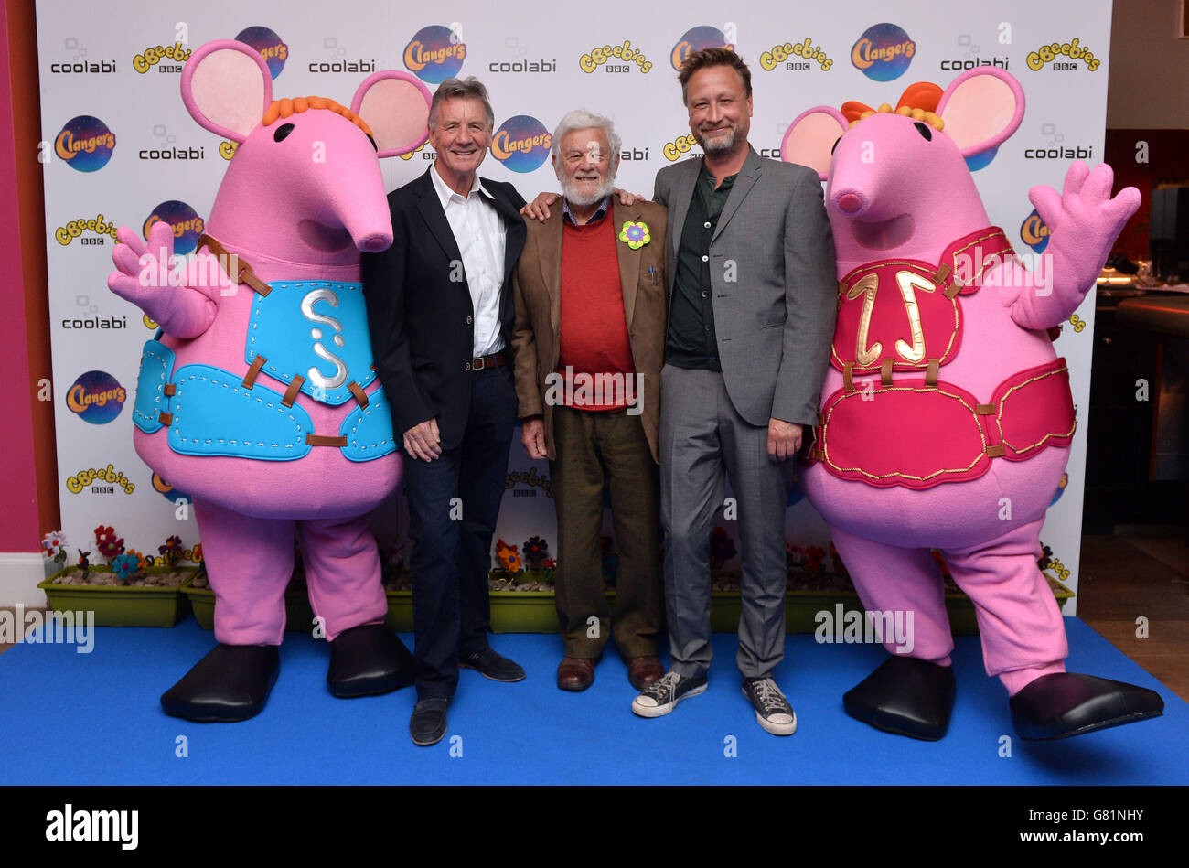 (De gauche à droite) Michael Palin, Peter Firmin et Dan Postgate assistent au lancement de la nouvelle série Clangers à l'hôtel Ham Yard de Londres. Banque D'Images