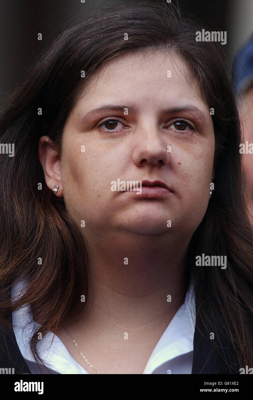 Donna Anthony a affirmé qu'elle avait été condamnée à tort pour avoir tué ses deux enfants et qu'elle avait été libérée de prison de façon spectaculaire par la Cour d'appel. Donna Anthony était présente sur le quai des tribunaux de Londres et essuyait les larmes lorsque trois juges renversèrent sa condamnation. Lors d'une audience précédente, les avocats de l'accusation avaient indiqué qu'ils ne s'opposeraient pas à un appel interjeté par Anthony, 31 ans, qui a été emprisonné à vie en 1998 au tribunal de la Couronne de Bristol pour le meurtre de sa fille de 11 mois, Jordan, et de son fils de quatre mois, Michael. Banque D'Images