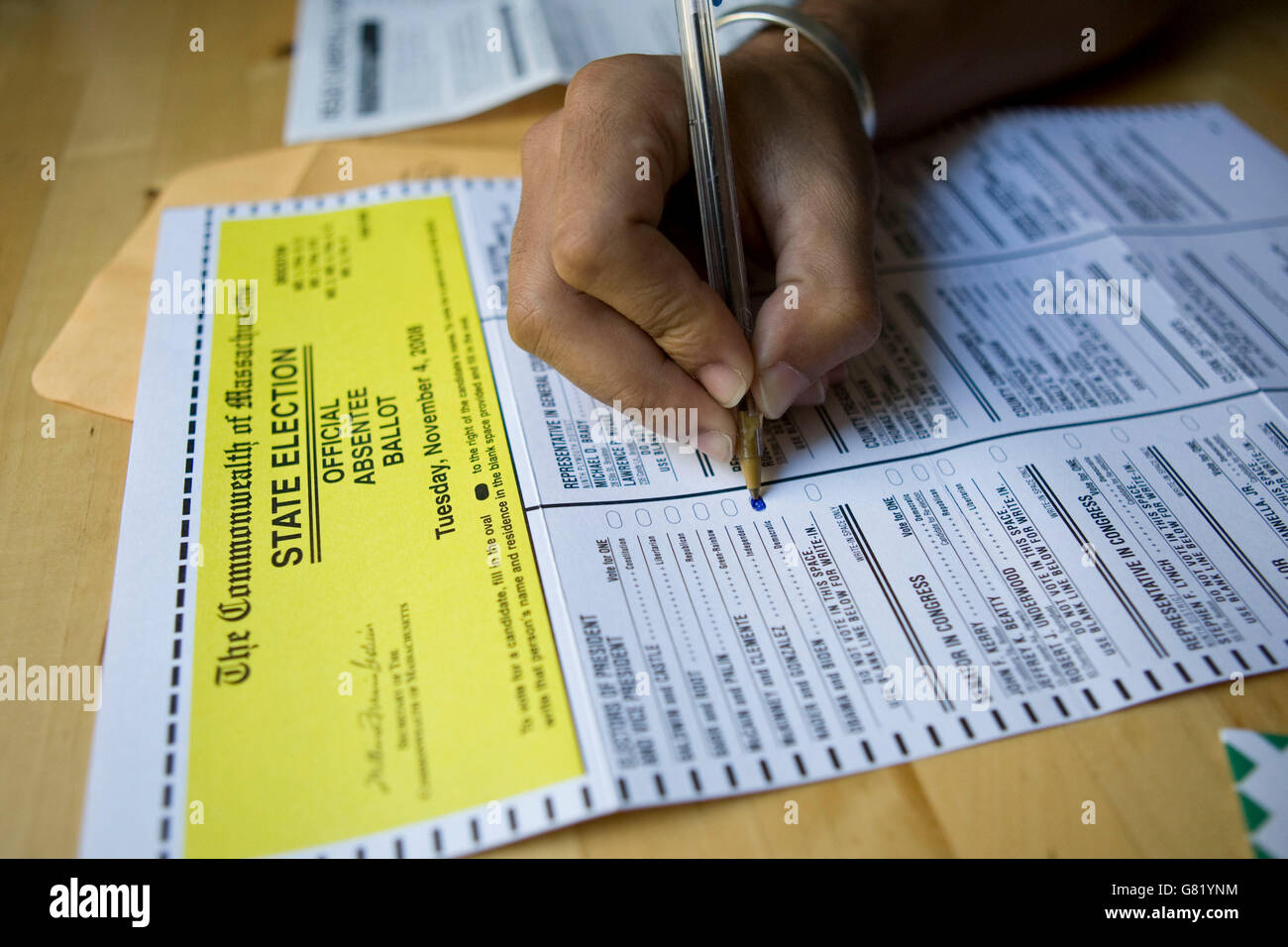 L'extérieur de l'état remplit les électeurs de vote pour la présidentielle américaine de 2008 et les élections locales de New York, 27 octobre 2008. Banque D'Images