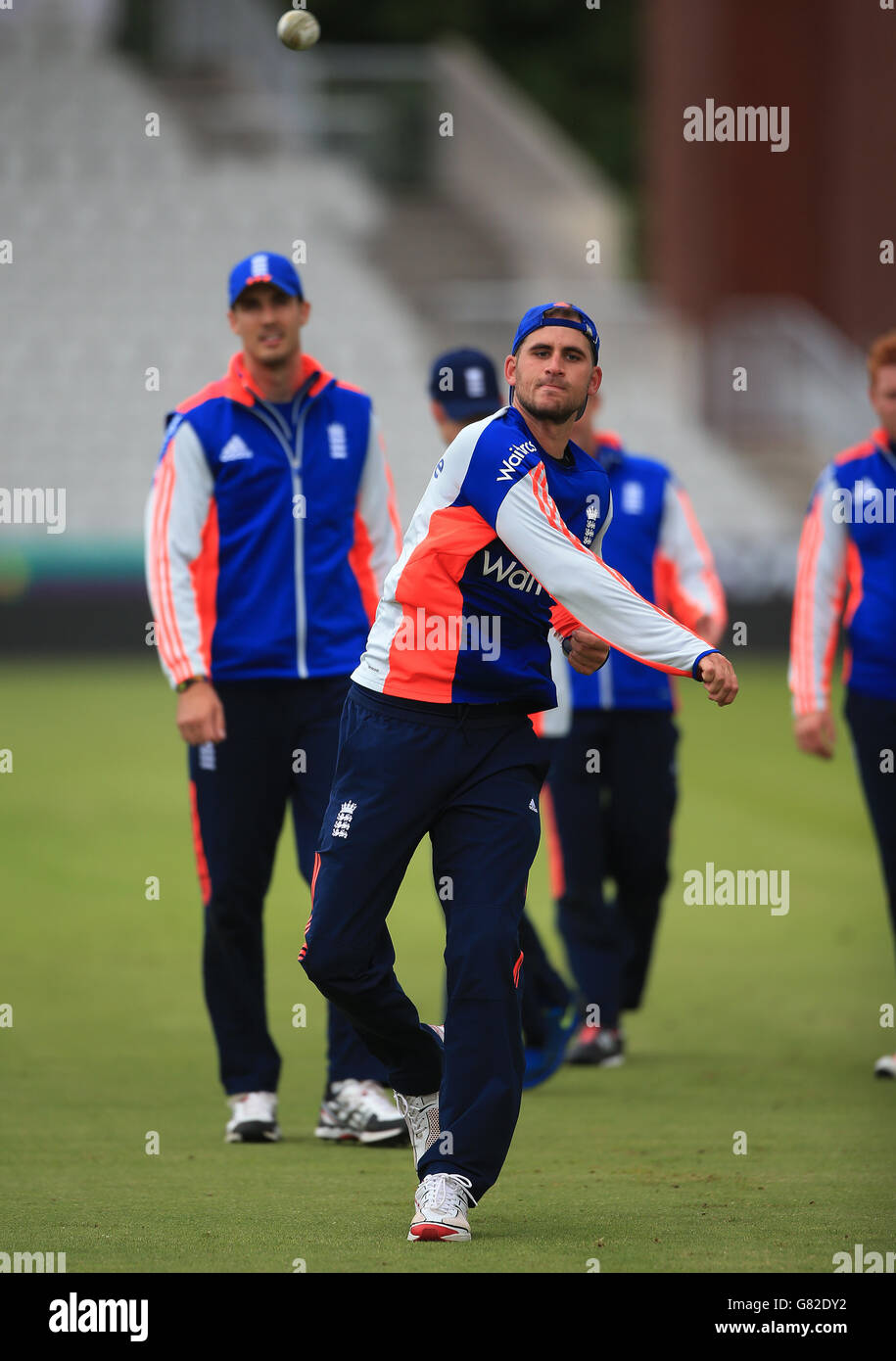 Alex Hales, d'Angleterre, lors d'une session de filets à l'Emirates Old Trafford, Manchester.APPUYEZ SUR ASSOCIATION photo.Date de la photo: Lundi 22 juin 2015.Voir PA Story CRICKET England.Le crédit photo devrait se lire comme suit : Nick Potts/PA Wire. Banque D'Images