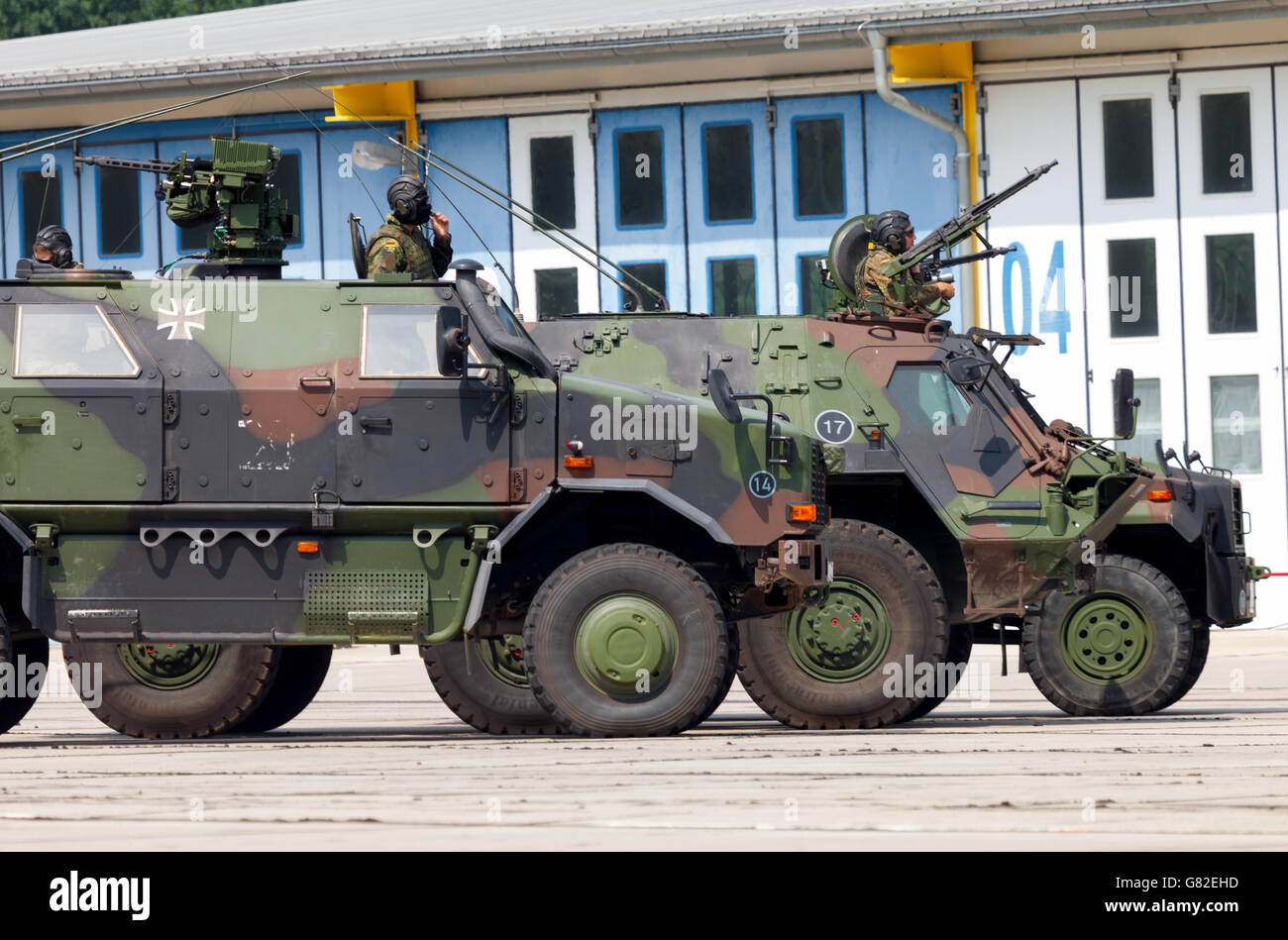 BURG / ALLEMAGNE - 25 juin 2016 : convoi de l'armée militaire allemand, se dresse sur journée portes ouvertes à Burg / Allemagne caserne au 25 juin 2016 Banque D'Images