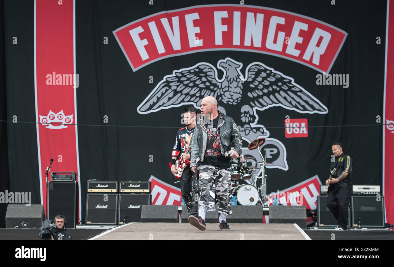Ivan Moody de Five Finger Death Punch en direct sur scène le premier jour du festival de téléchargement le 12 2015 juin à Donnington Park, Royaume-Uni Banque D'Images
