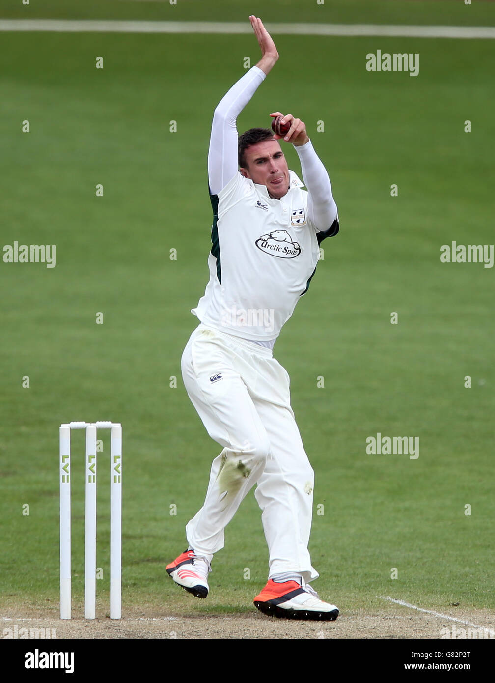 Jack Shantry de Worcestershire s'amonçe pendant le deuxième jour du championnat du comté de LV= à New Road, Worcester. Banque D'Images