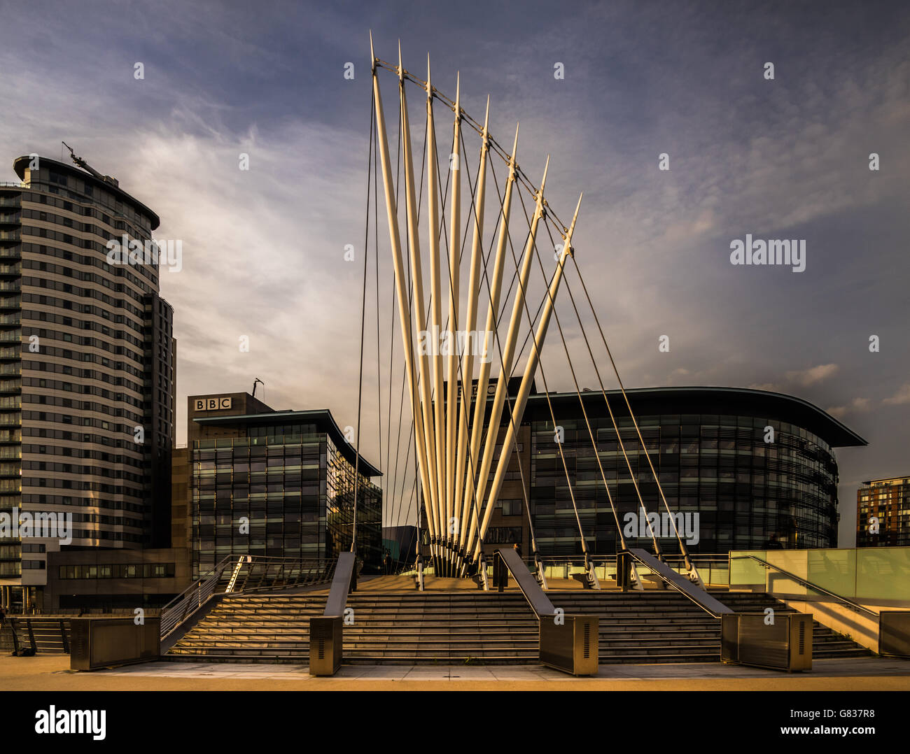 Media City, Salford, Greater Manchester au coucher du soleil Banque D'Images