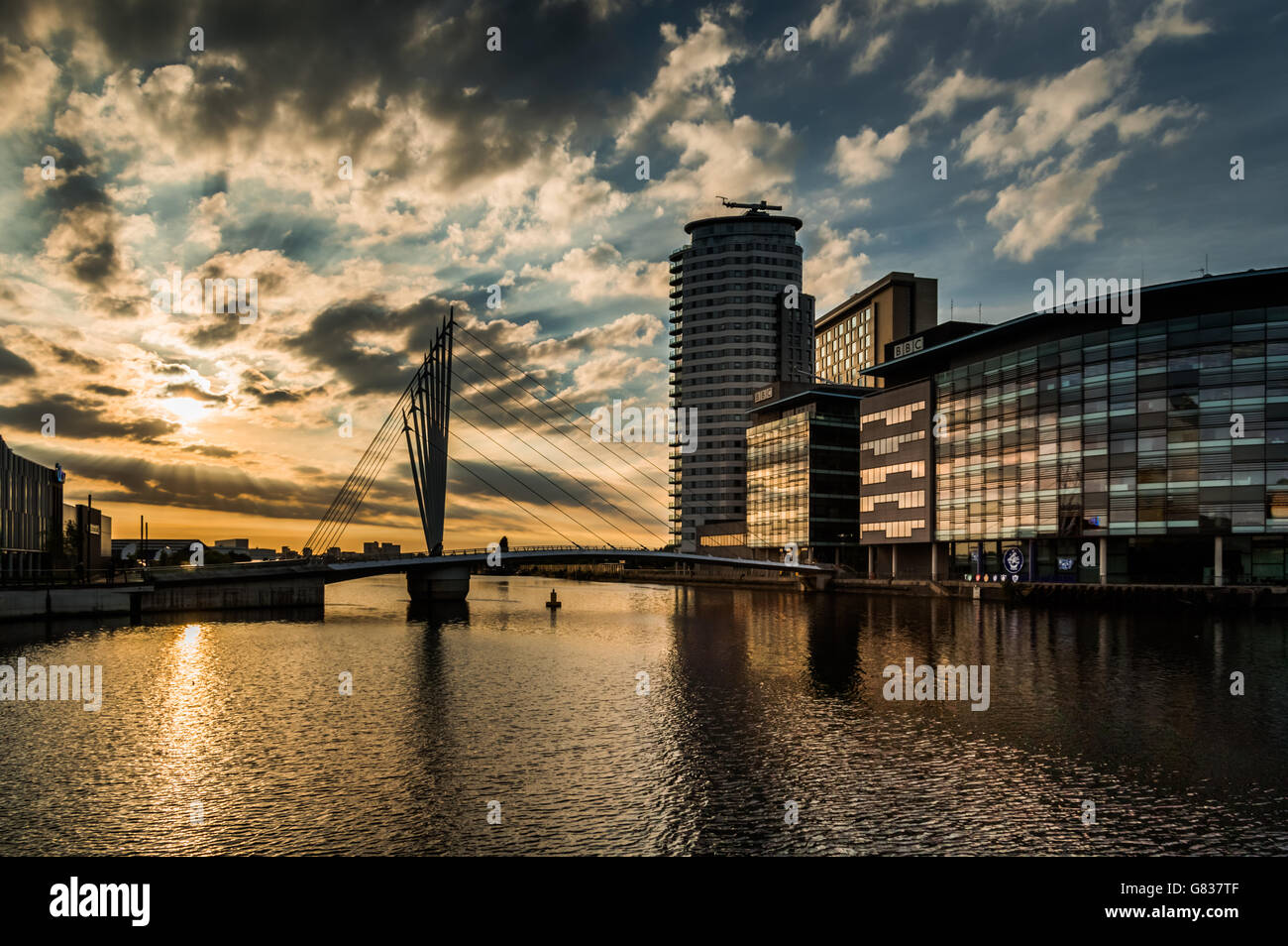 Media City, Salford, Greater Manchester au coucher du soleil Banque D'Images