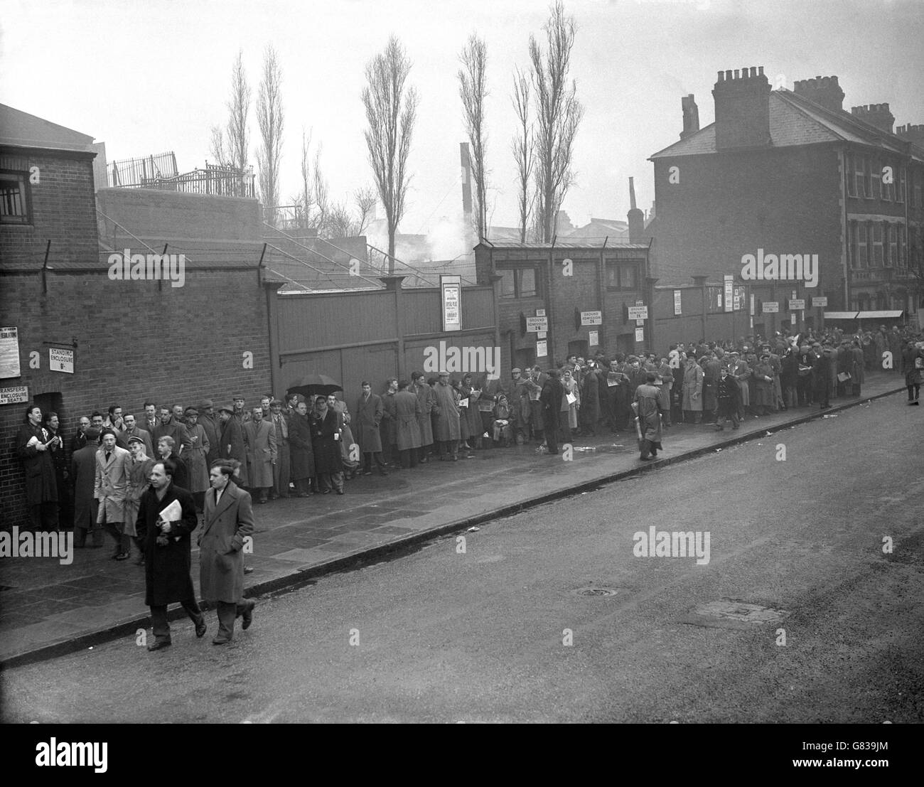 Football - FA Cup - Demi-finale Replay - Fulham v Manchester United - Highbury Banque D'Images