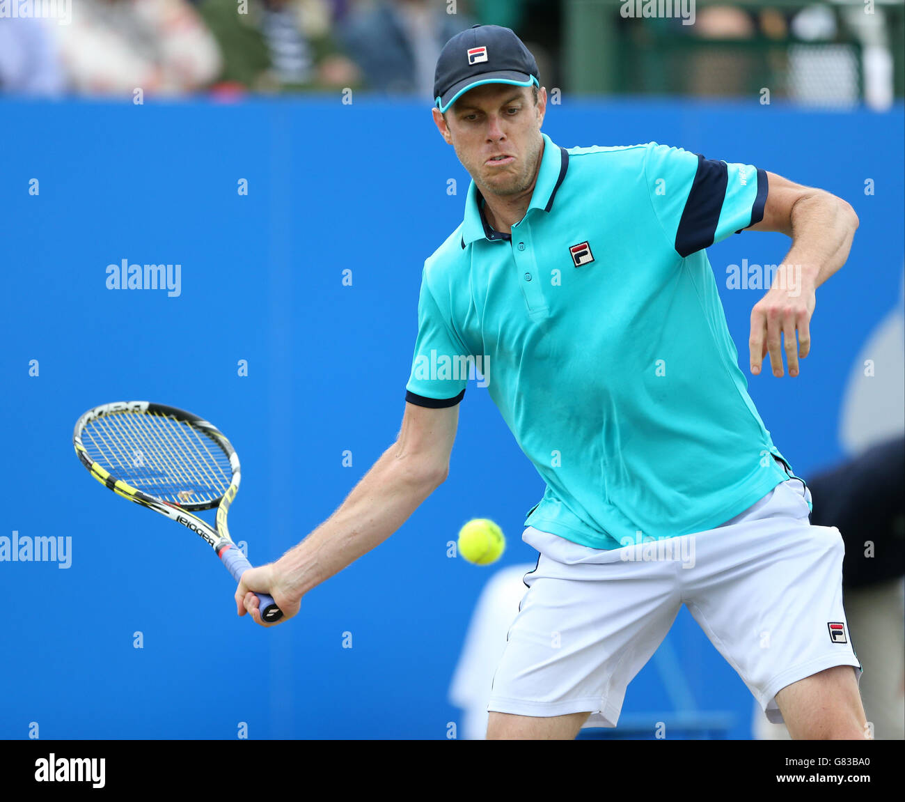 Sam Querrey des États-Unis en action contre l'Ukraine Alexandre Dolgopolov pendant Cinquième jour de l'ATP Aegon 2015 ouvert à Nottingham Centre de tennis Banque D'Images