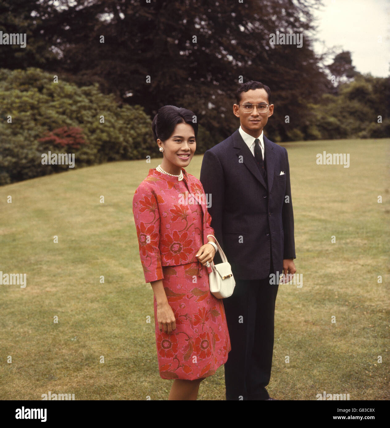 Image - le Roi Bhumibol de Thaïlande et de la famille - Sunninghill, Berkshire Banque D'Images